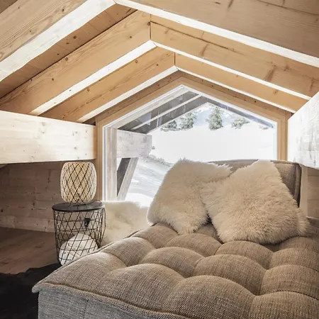 In Les Masses With Garden