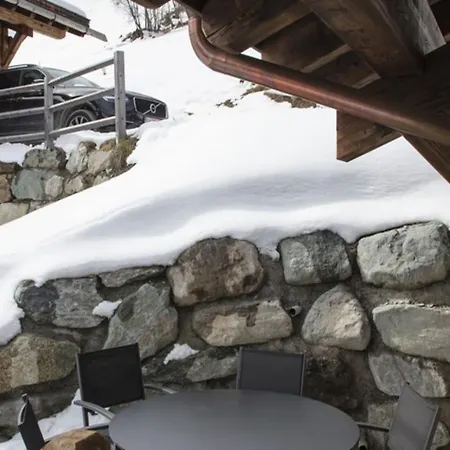 In Les Masses With Garden