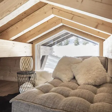 In Les Masses With Garden