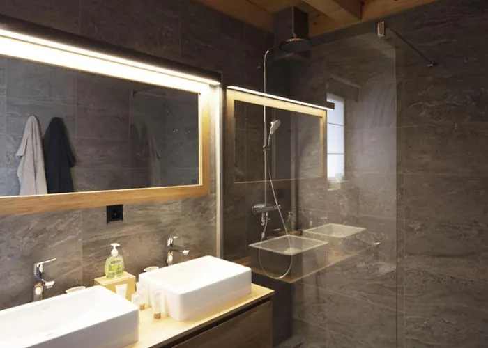 شاليه In Les Masses With Garden