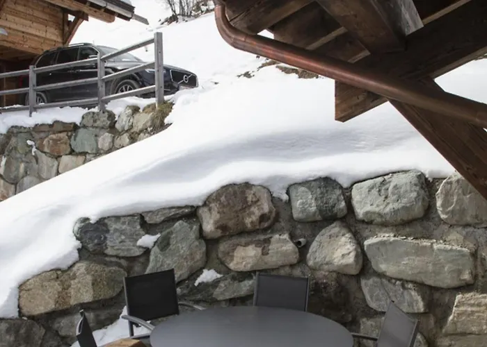 In Les Masses With Garden